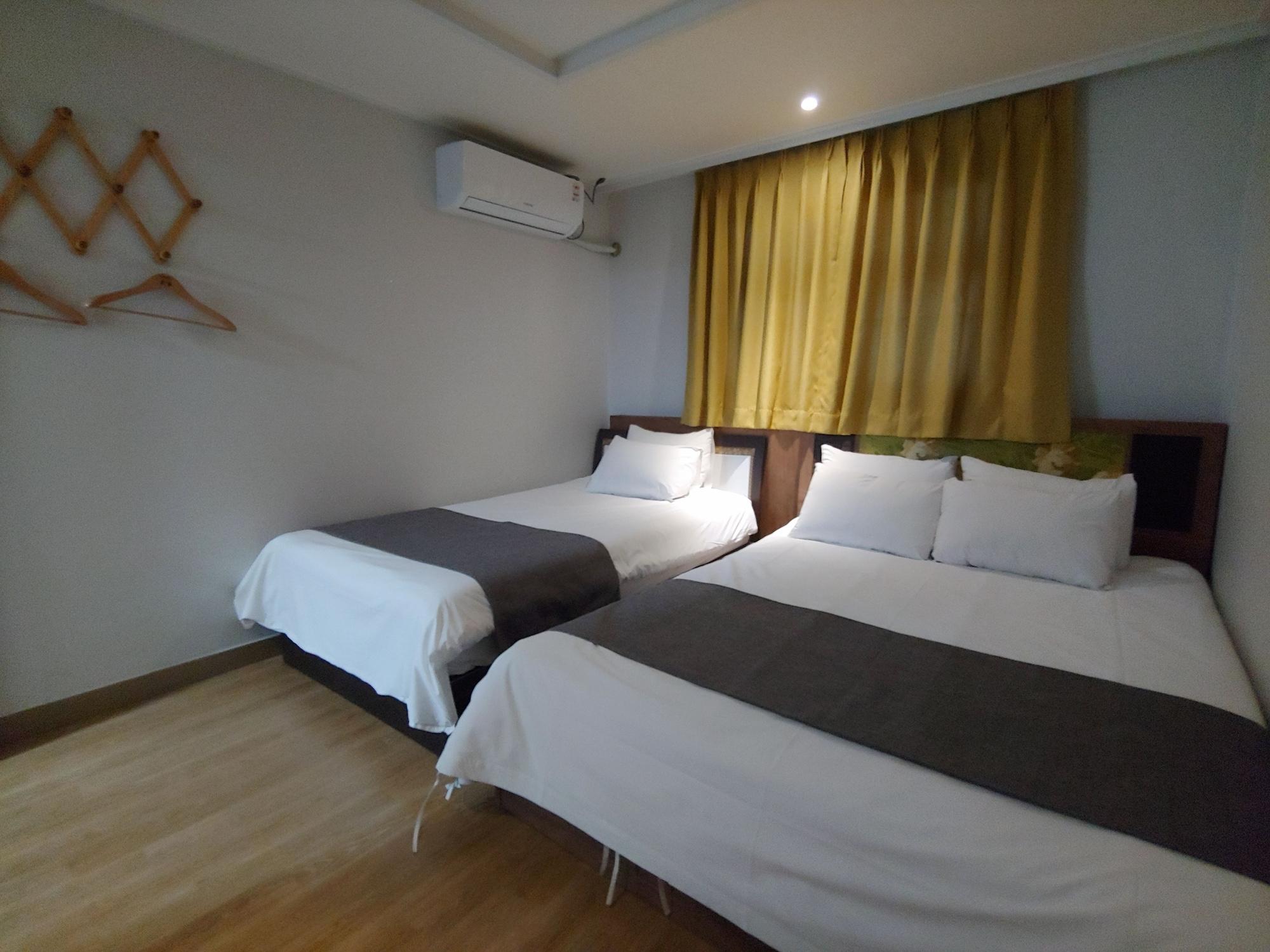 Gallery Hotel Bnb Jeju Extérieur photo