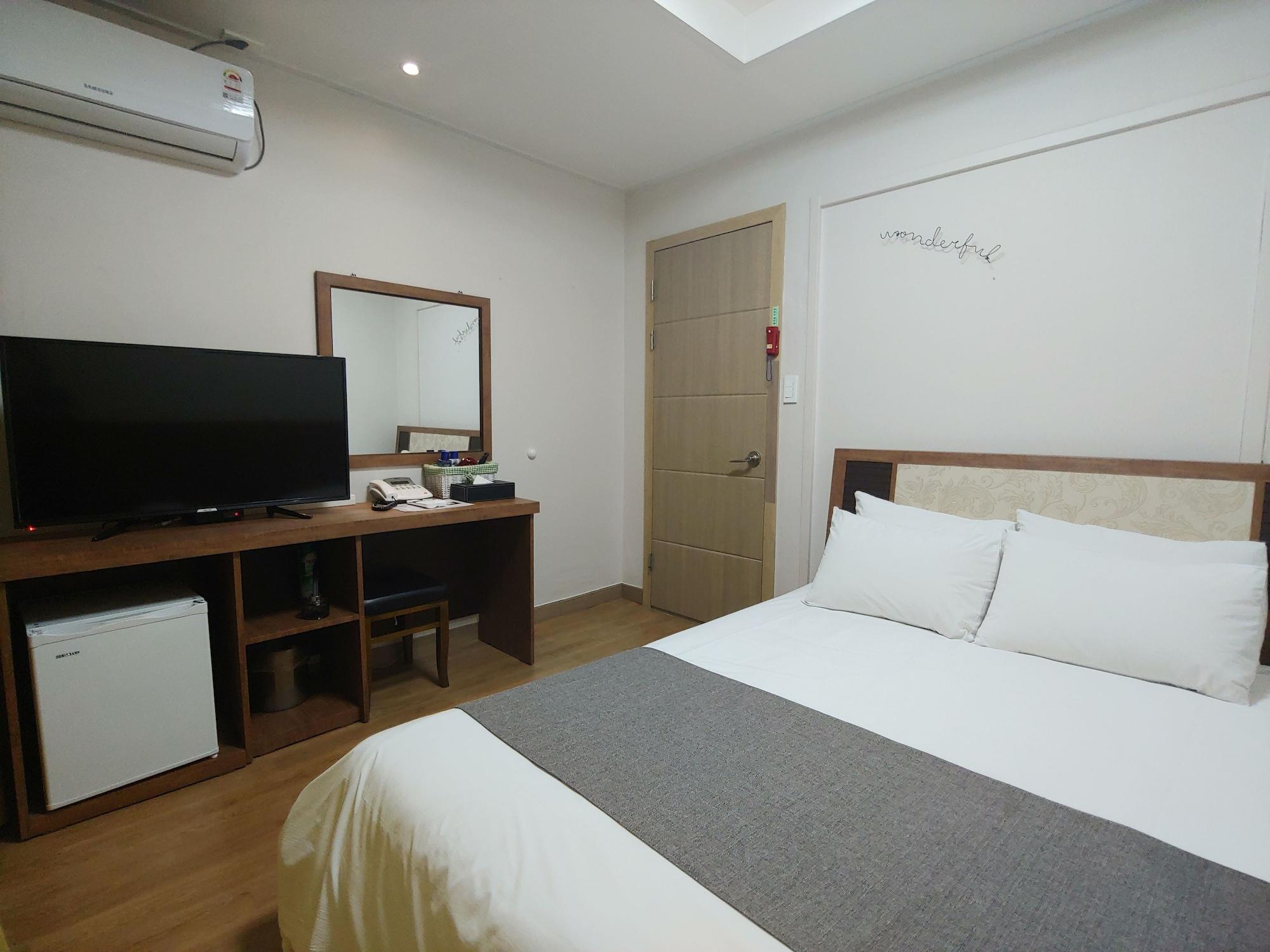 Gallery Hotel Bnb Jeju Extérieur photo
