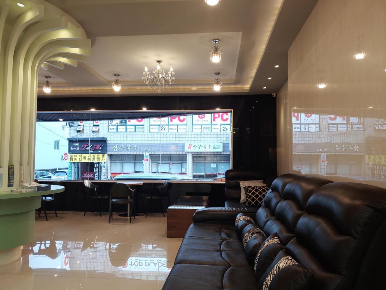 Gallery Hotel Bnb Jeju Extérieur photo
