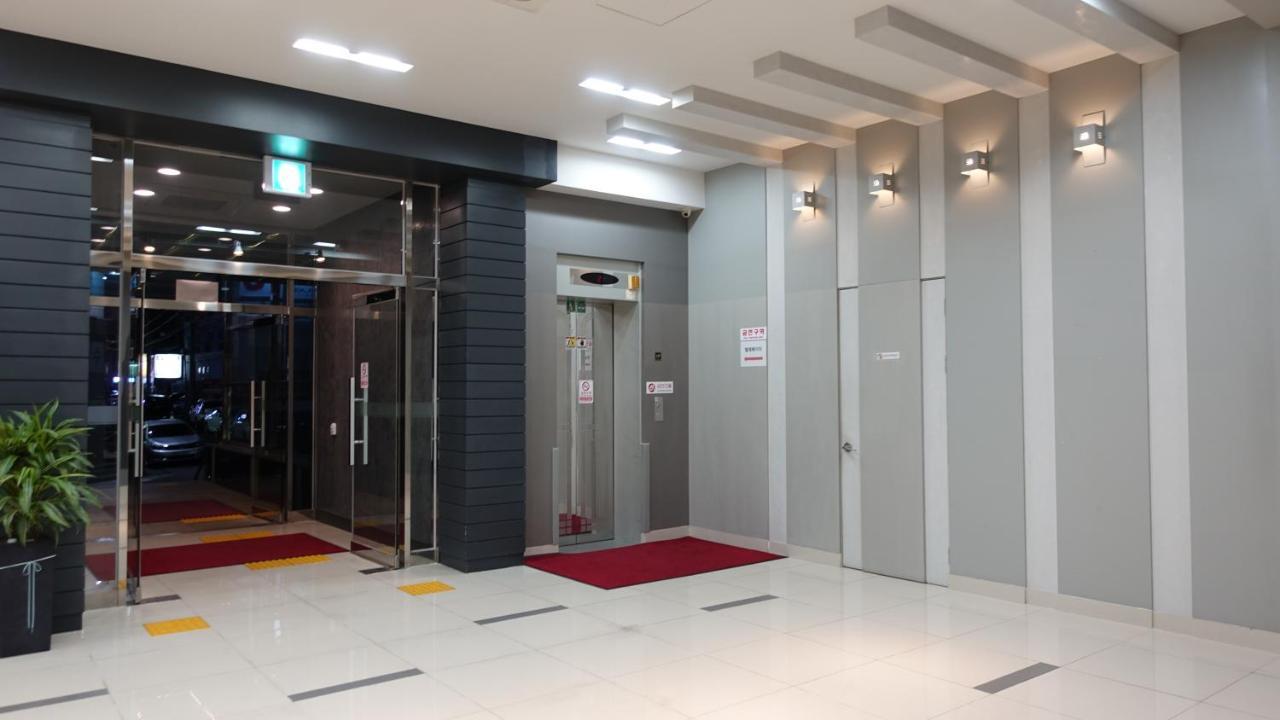 Gallery Hotel Bnb Jeju Extérieur photo
